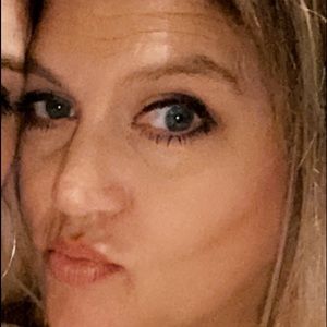 Meet your Posher, Cortney